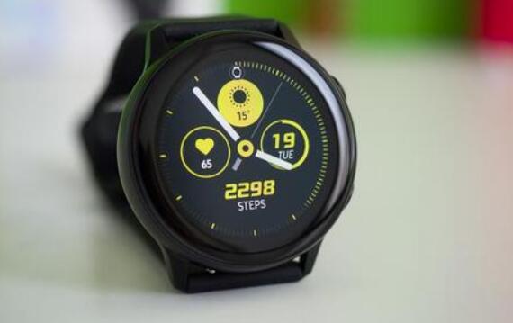 亚马逊的黑色星期五跑步使Galaxy Watch Active发售